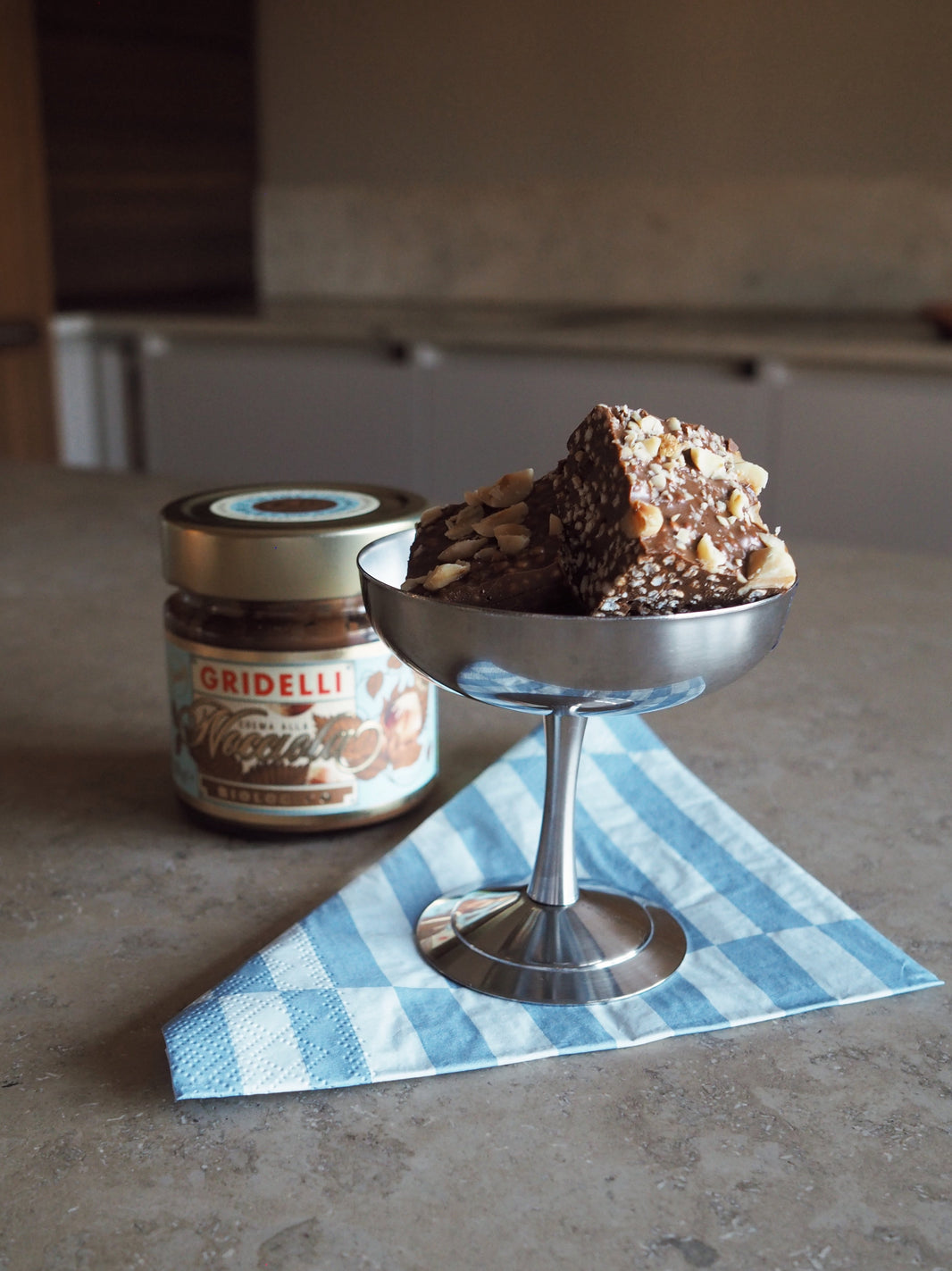 Nötig fudge med puffad qinoua
