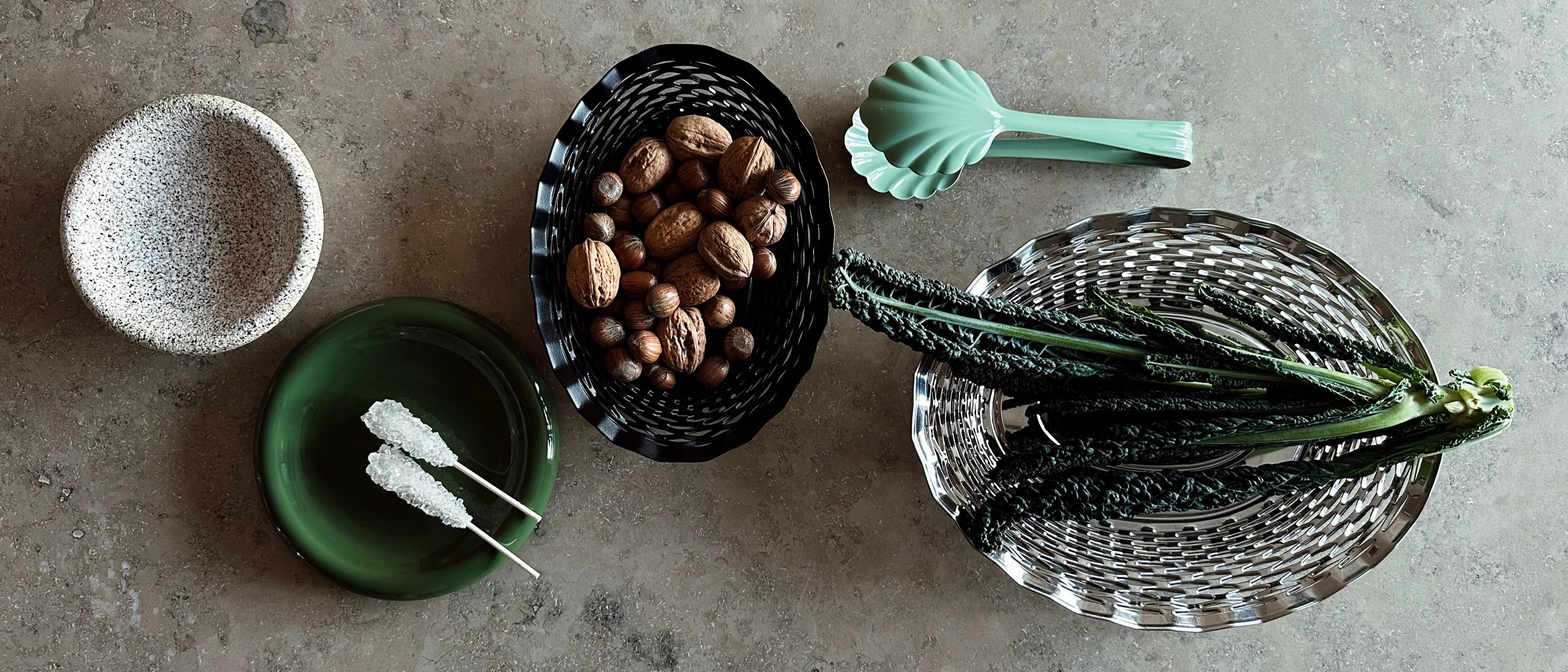 UPPLÄGGNINGSFAT & SKÅLAR