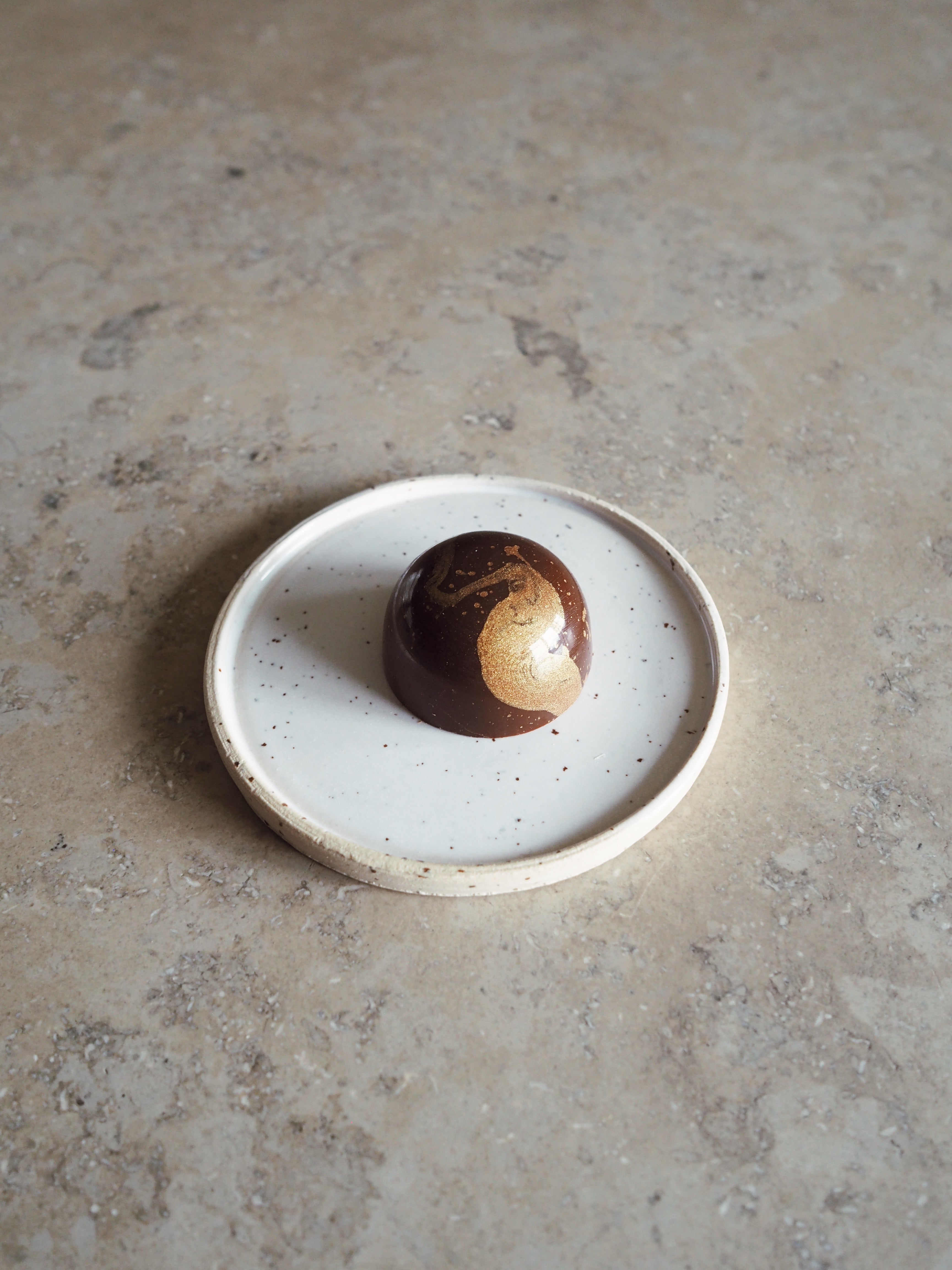 Lilla Wester Handgjorda Chokladpraliner - Blåbärskola med chokladtryffel
