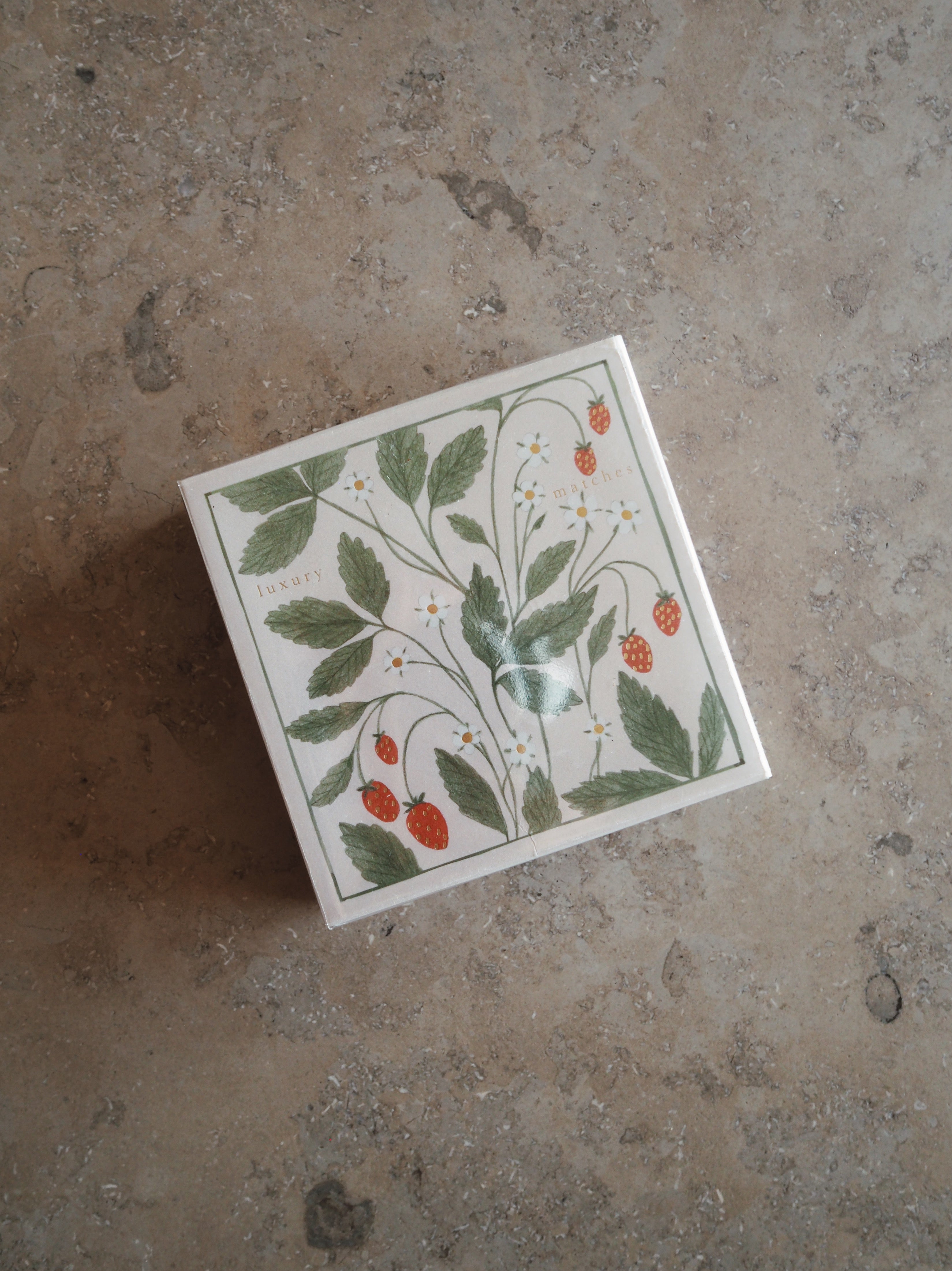 Archivist Strawberry Tändstickor