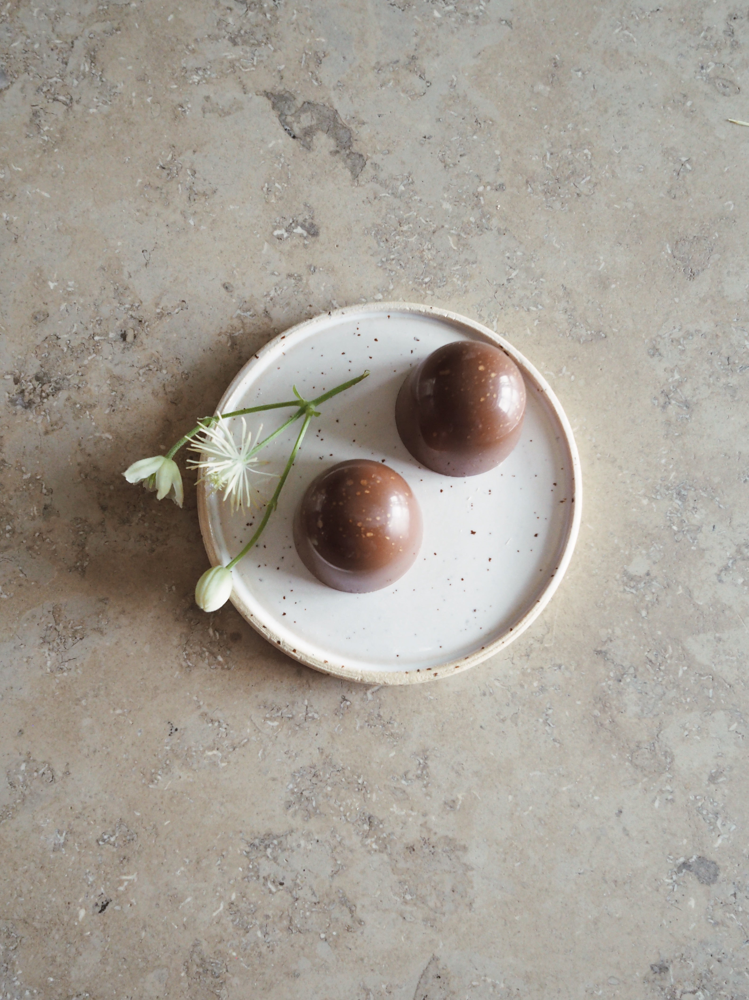 Lilla Wester Handgjorda Chokladpraliner - Äppelmust med vaniljtryffel